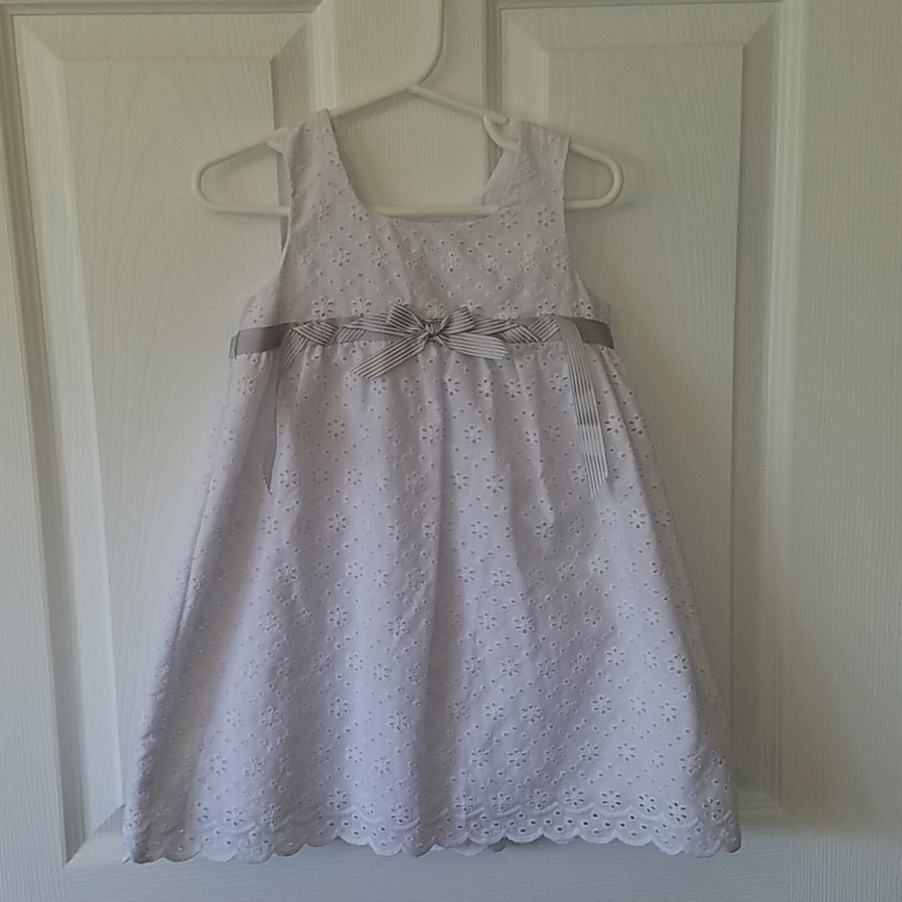 White eyelet dress to toddler like new